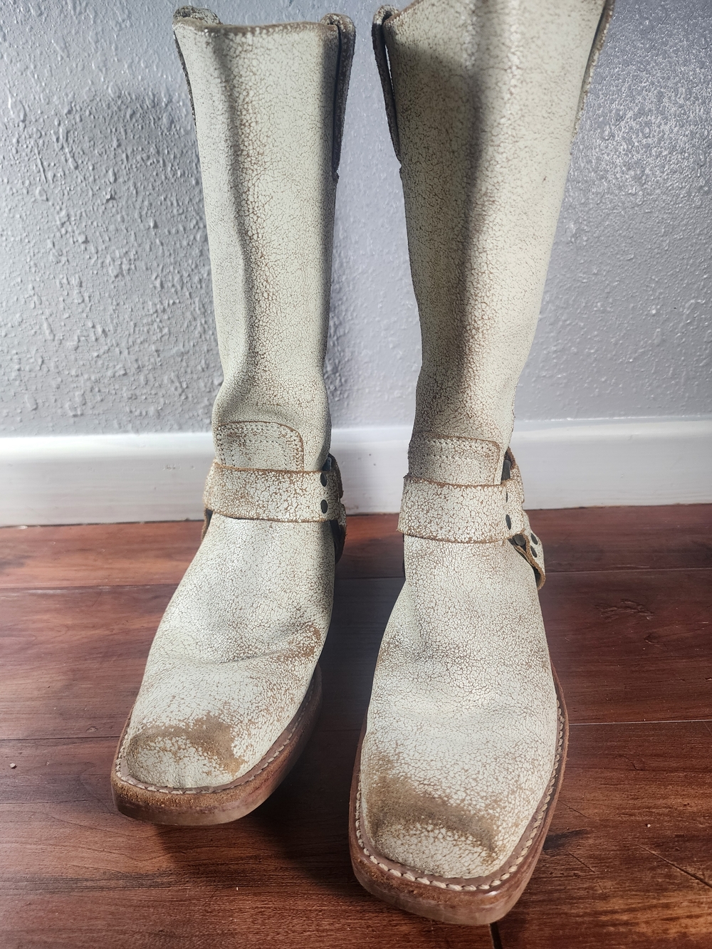 Vintage Frye Cream Distressed Harness Boots - Picture 2 of 16